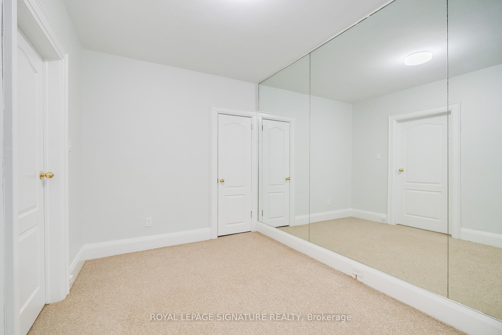 









27


Hillsboro

Avenue,
Toronto,




ON
M5R 1S6

