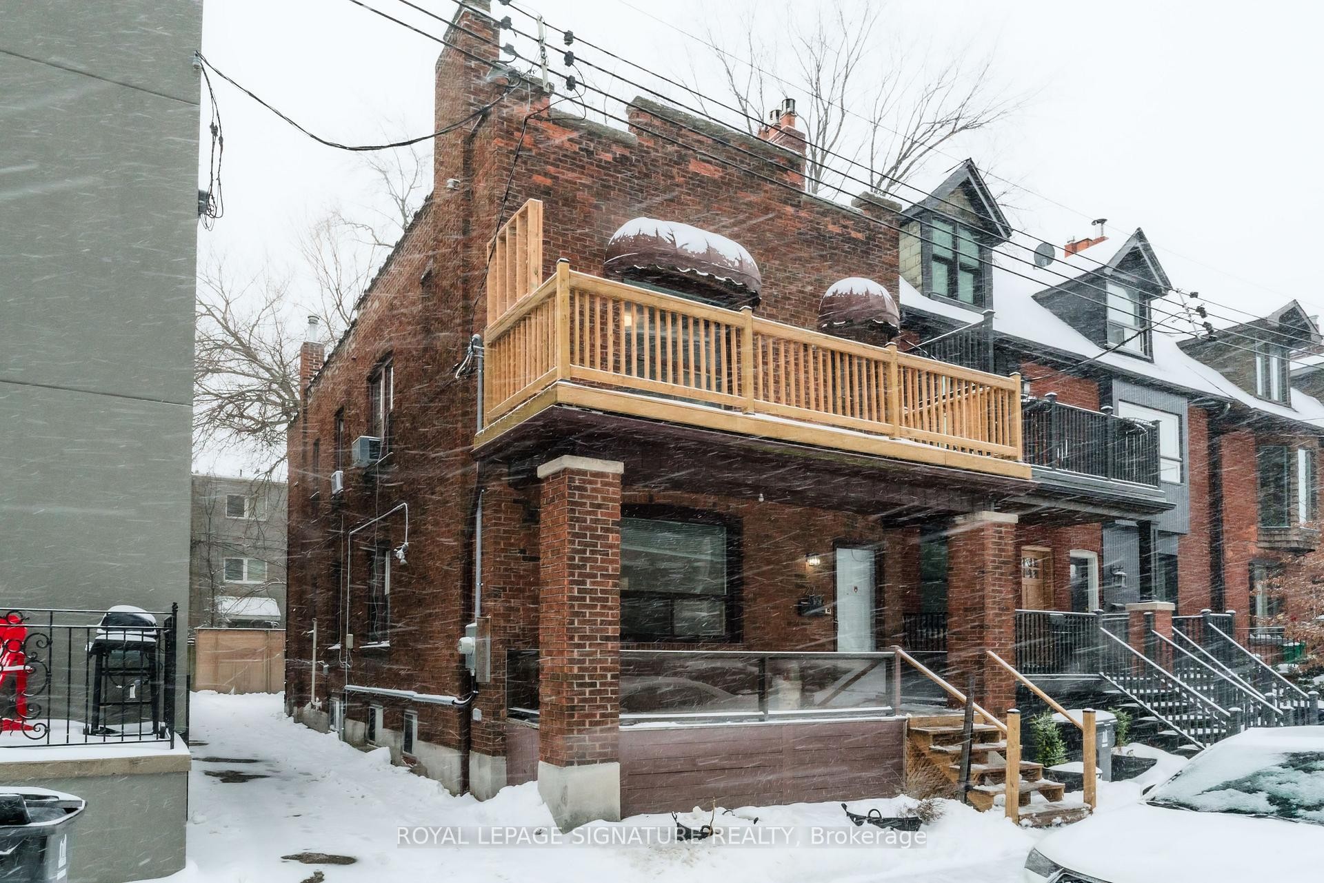 









27


Hillsboro

Avenue,
Toronto,




ON
M5R 1S6

