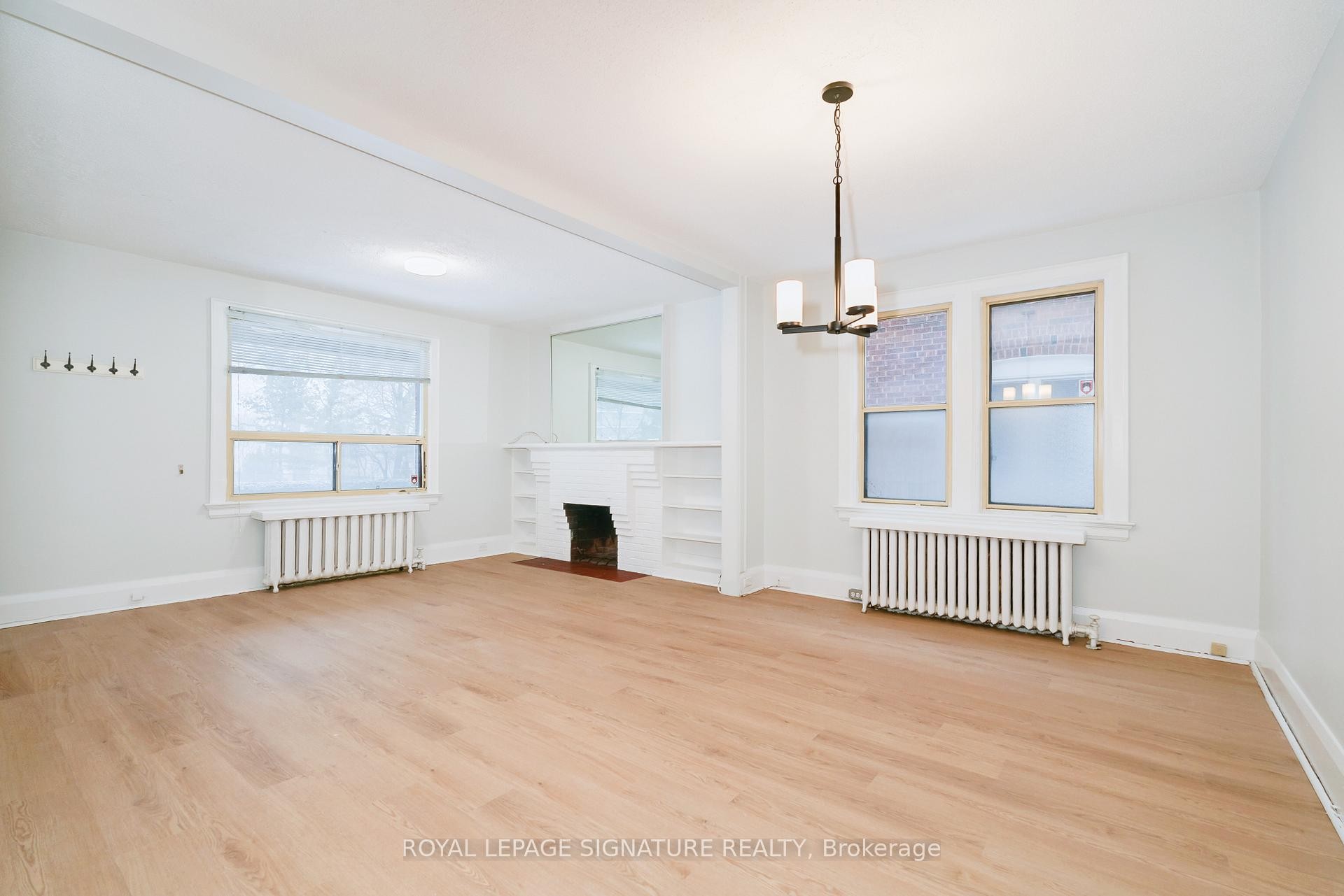 









27


Hillsboro

Avenue,
Toronto,




ON
M5R 1S6

