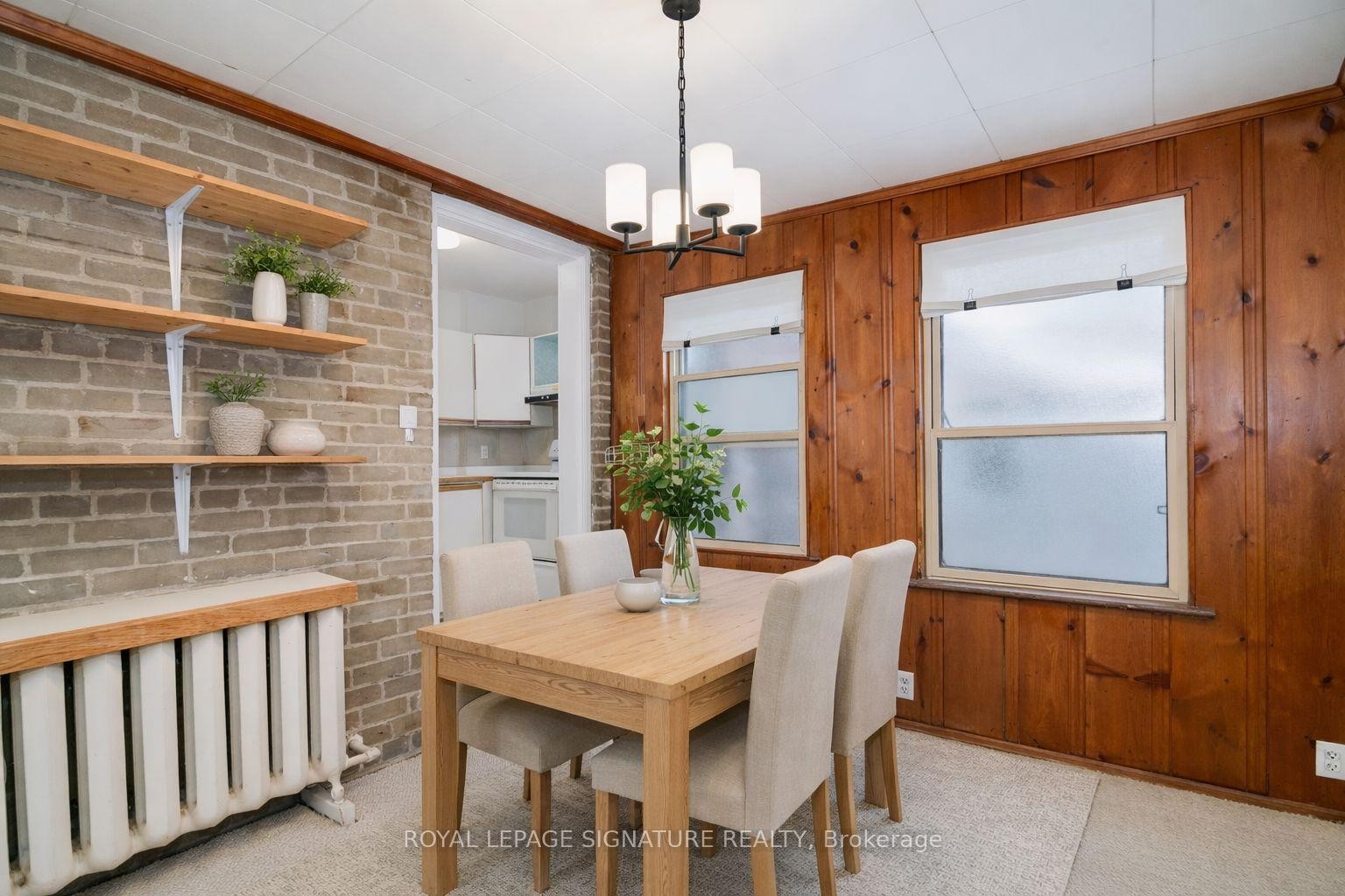 









27


Hillsboro

Avenue,
Toronto,




ON
M5R 1S6

