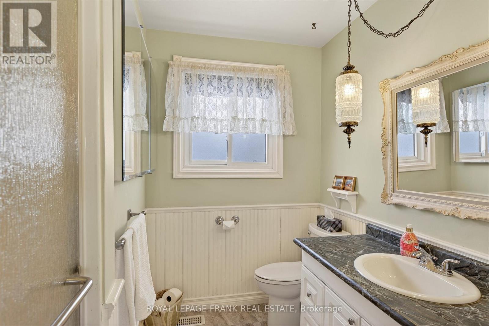 












491 CHAMBERLAIN STREET

,
Peterborough (Town Ward 3),




Ontario
K9J4L3

