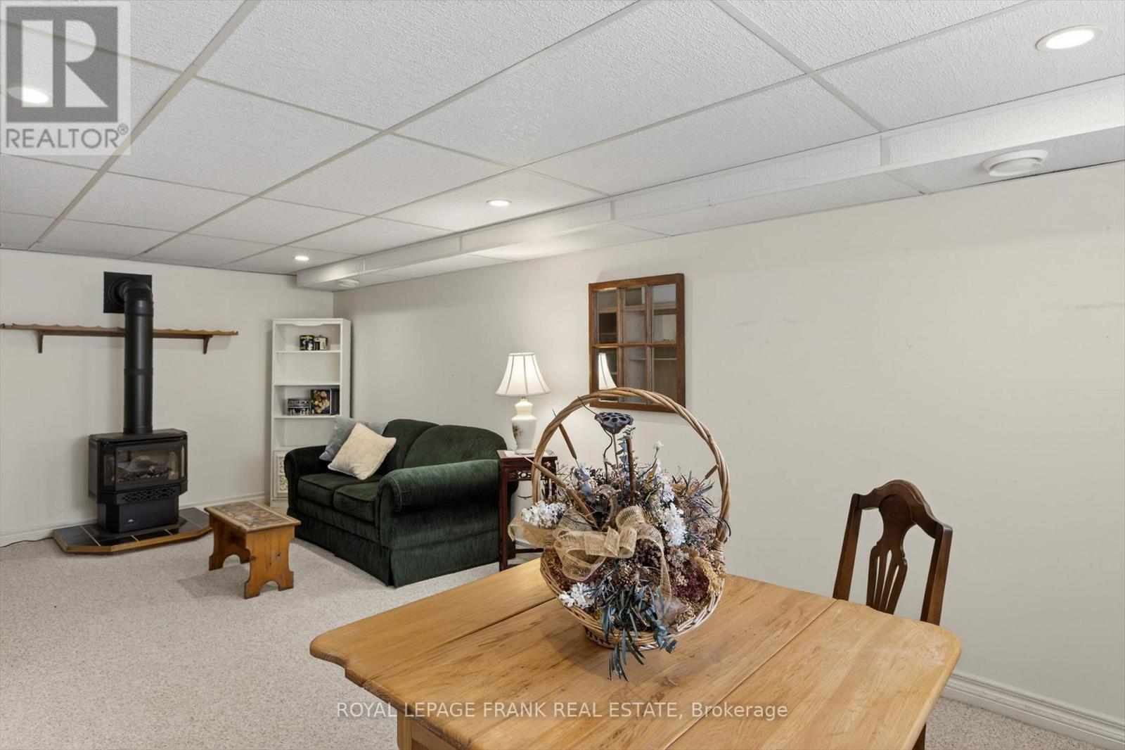 












491 CHAMBERLAIN STREET

,
Peterborough (Town Ward 3),




Ontario
K9J4L3

