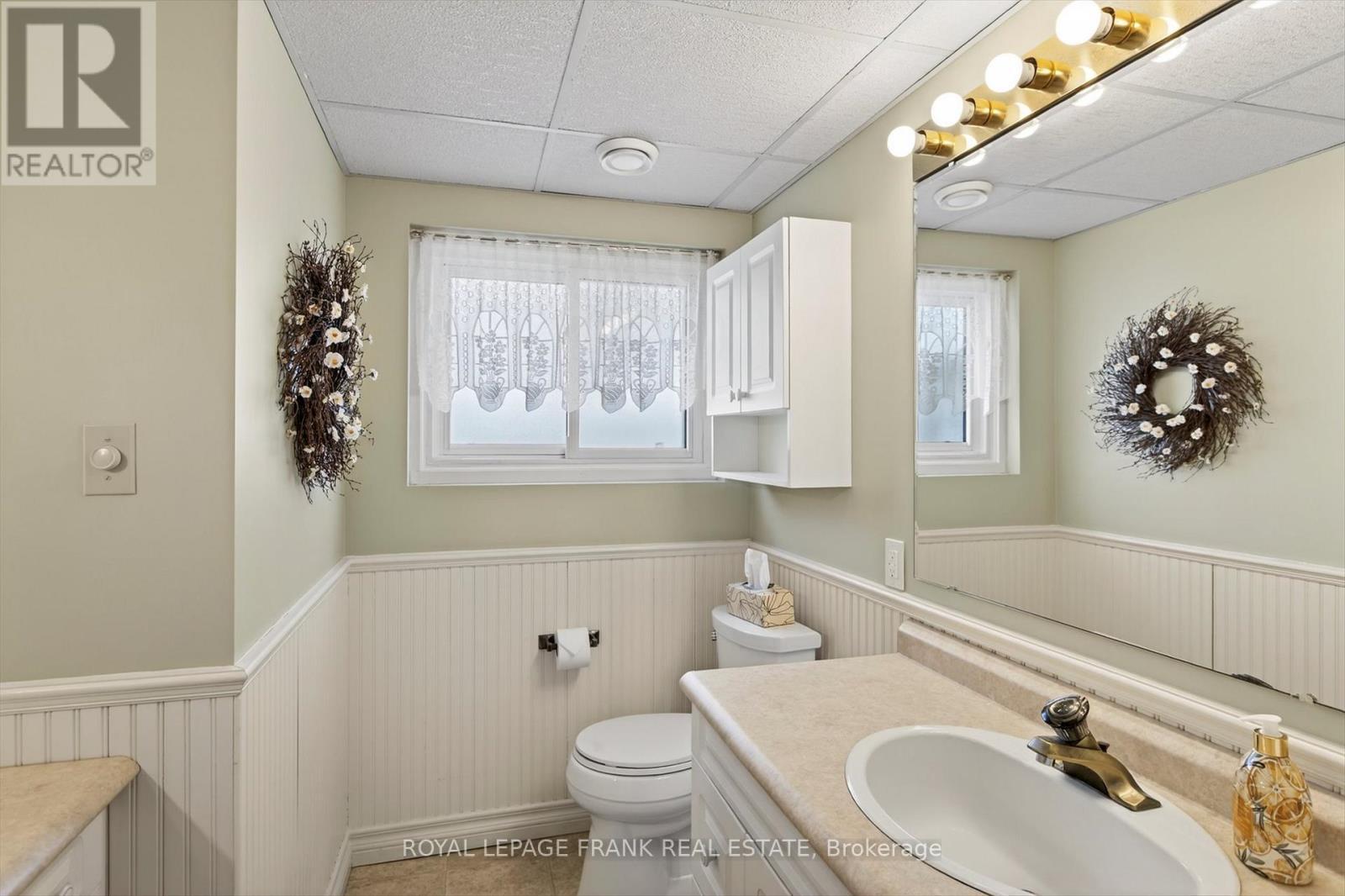 












491 CHAMBERLAIN STREET

,
Peterborough (Town Ward 3),




Ontario
K9J4L3

