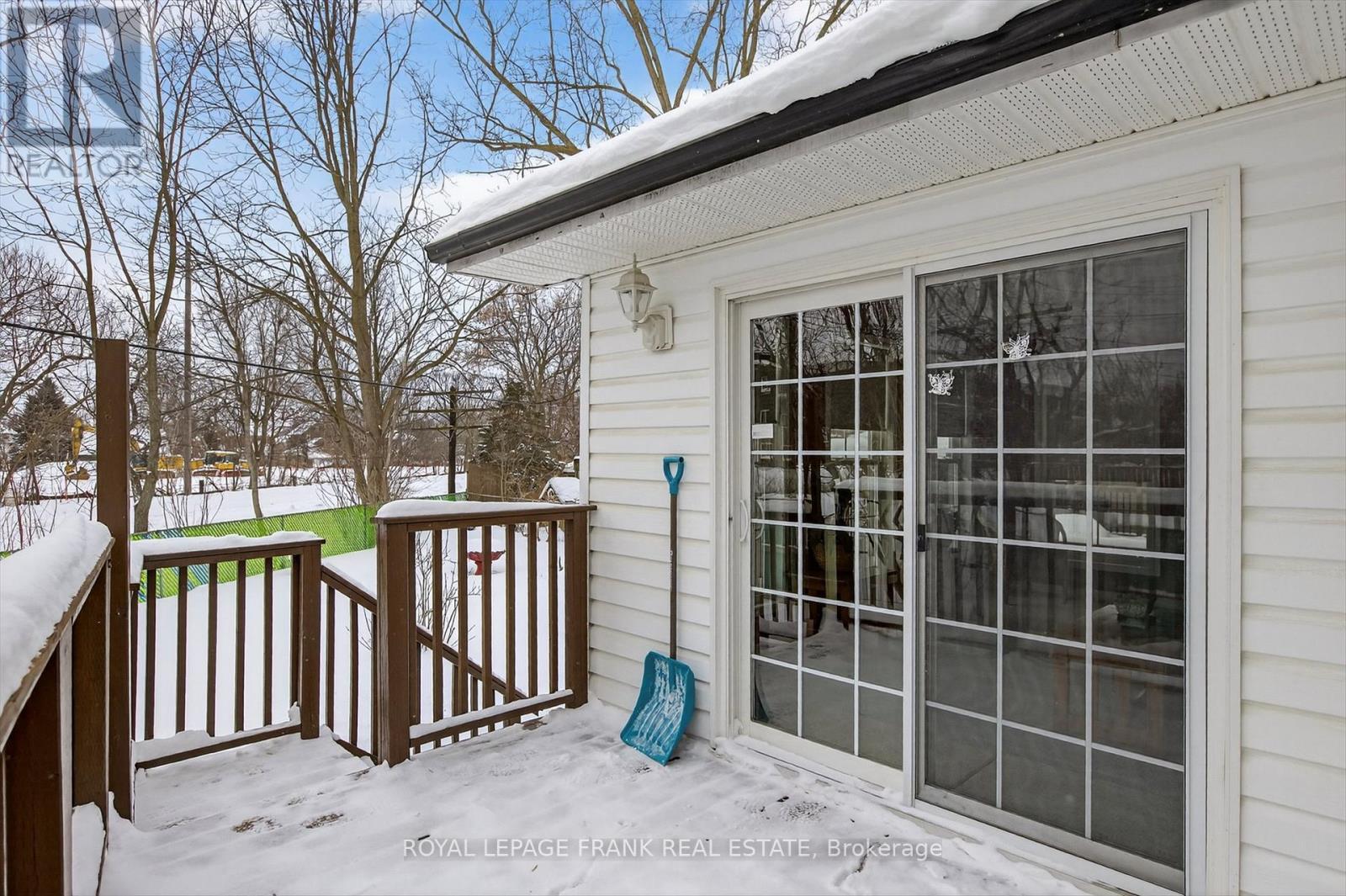 












491 CHAMBERLAIN STREET

,
Peterborough (Town Ward 3),




Ontario
K9J4L3

