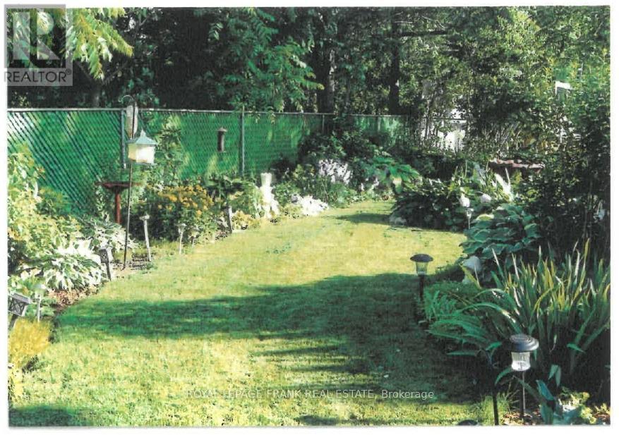 












491 CHAMBERLAIN STREET

,
Peterborough (Town Ward 3),




Ontario
K9J4L3

