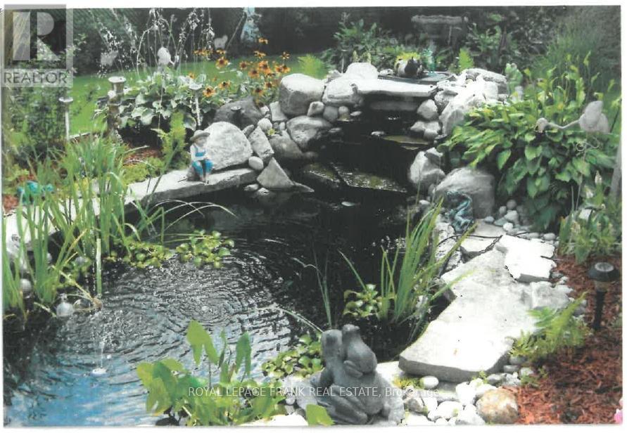 












491 CHAMBERLAIN STREET

,
Peterborough (Town Ward 3),




Ontario
K9J4L3

