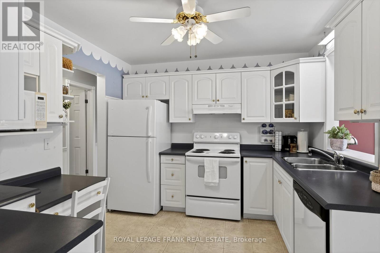 












491 CHAMBERLAIN STREET

,
Peterborough (Town Ward 3),




Ontario
K9J4L3

