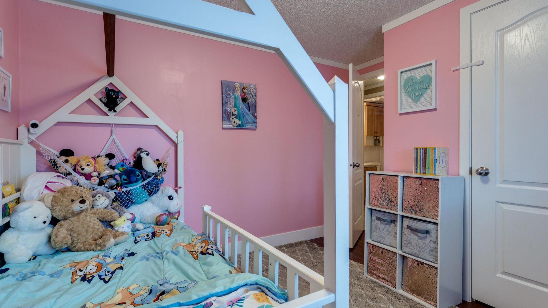 









2440


Old Okanagan

Highway, 1026,
West Kelowna,




BC
V4T 3A3

