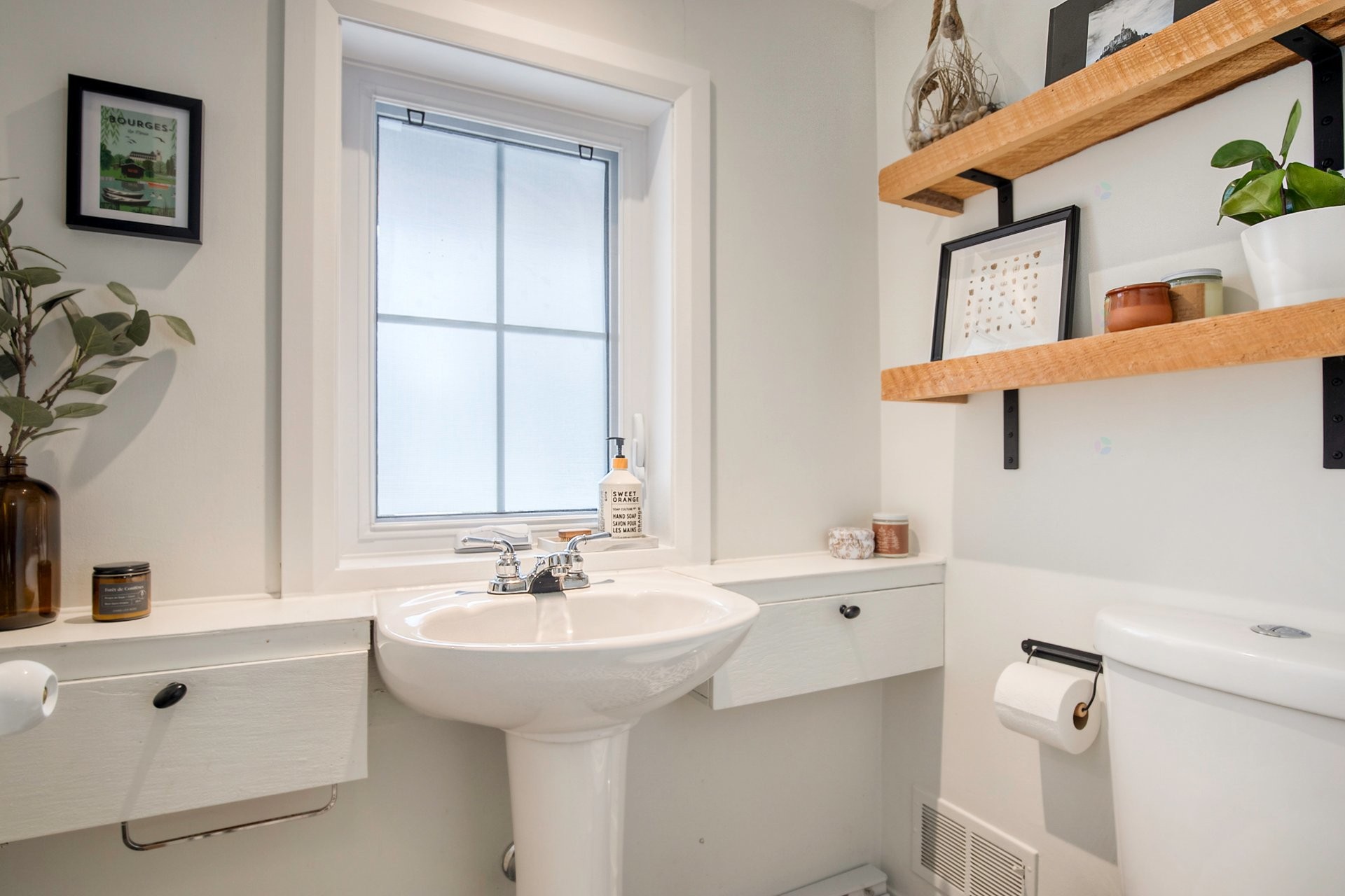 









1371


Rue Châteauguay

,
Saint-Bruno-de-Montarville,




QC
J3V3A7

