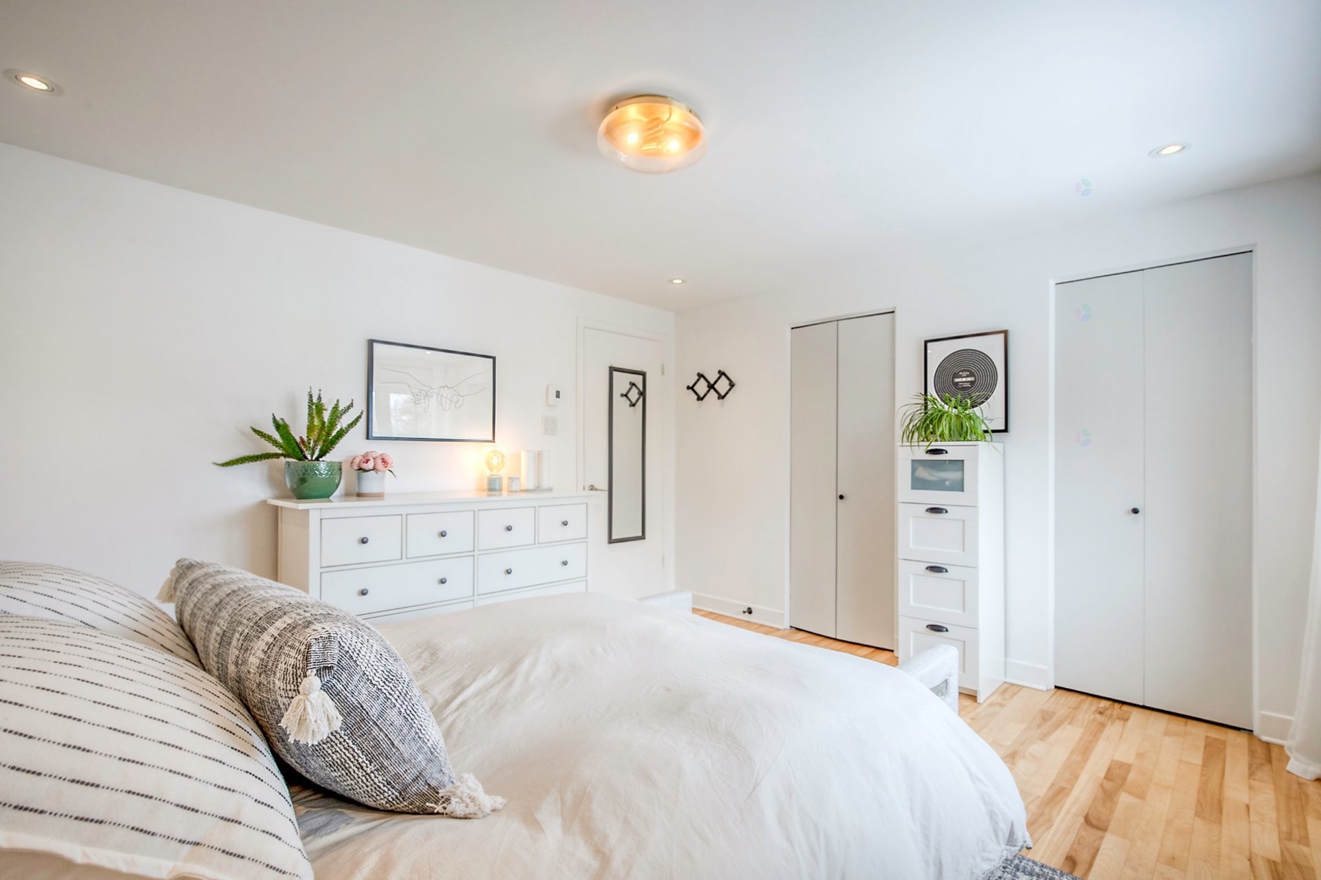 









1371


Rue Châteauguay

,
Saint-Bruno-de-Montarville,




QC
J3V3A7

