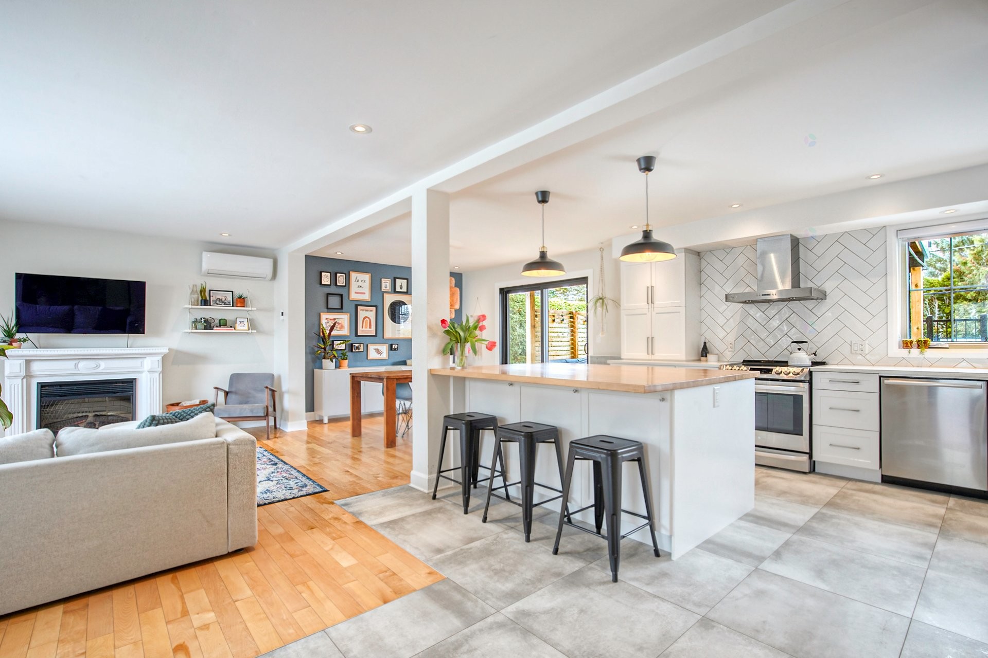 









1371


Rue Châteauguay

,
Saint-Bruno-de-Montarville,




QC
J3V3A7

