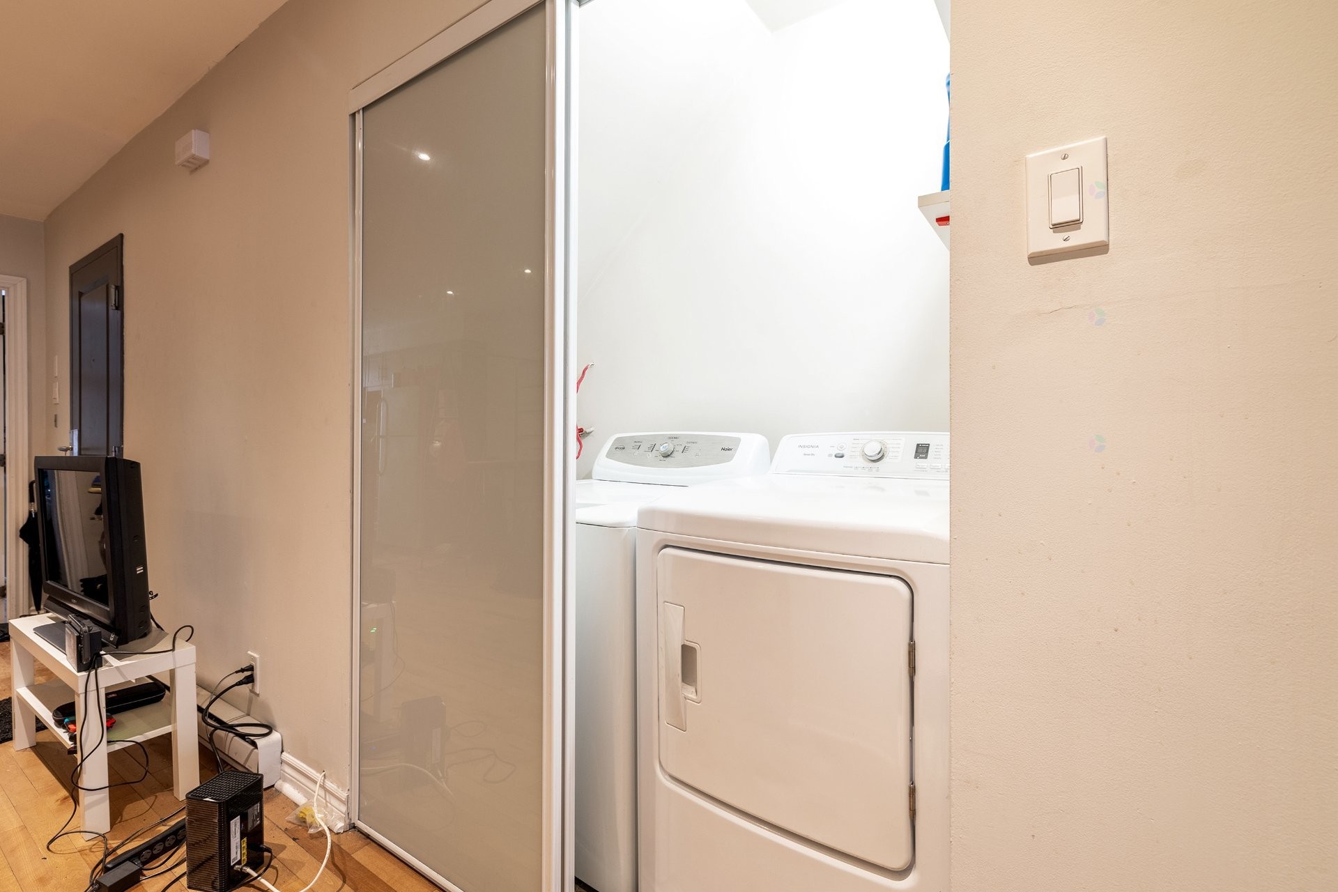 









3552


Rue St-Dominique

,
Montréal (Le Plateau-Mont-Royal),




QC
H2X2X4

