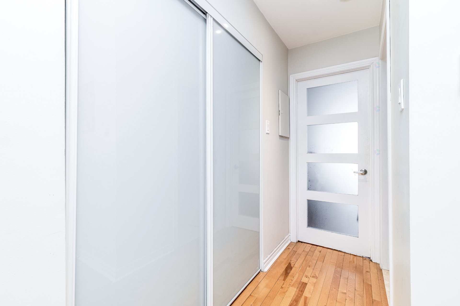 









3552


Rue St-Dominique

,
Montréal (Le Plateau-Mont-Royal),




QC
H2X2X4

