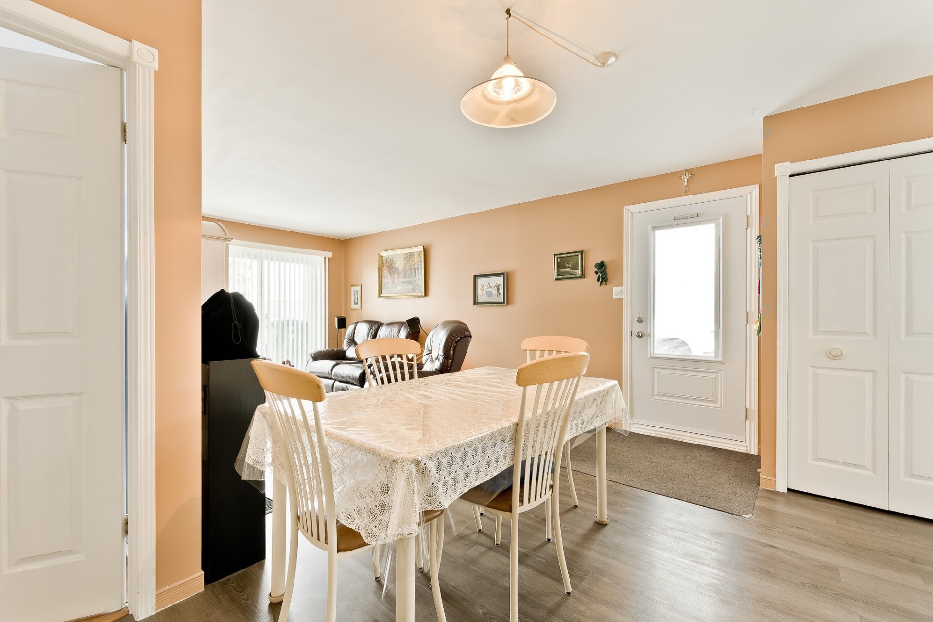 









4887

 - 4893


Rue Gabriel

,
Sherbrooke (Brompton/Rock Forest/Saint-Élie/Deauville),




QC
J1N2H1

