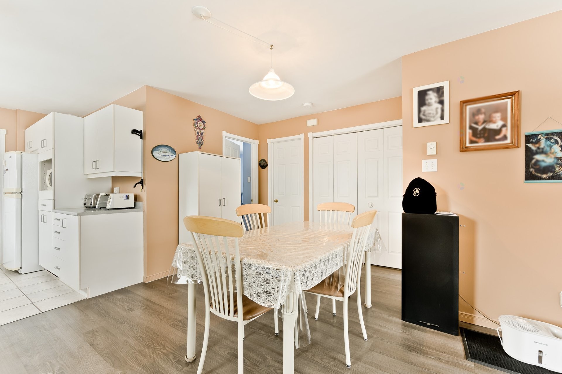 









4887

 - 4893


Rue Gabriel

,
Sherbrooke (Brompton/Rock Forest/Saint-Élie/Deauville),




QC
J1N2H1

