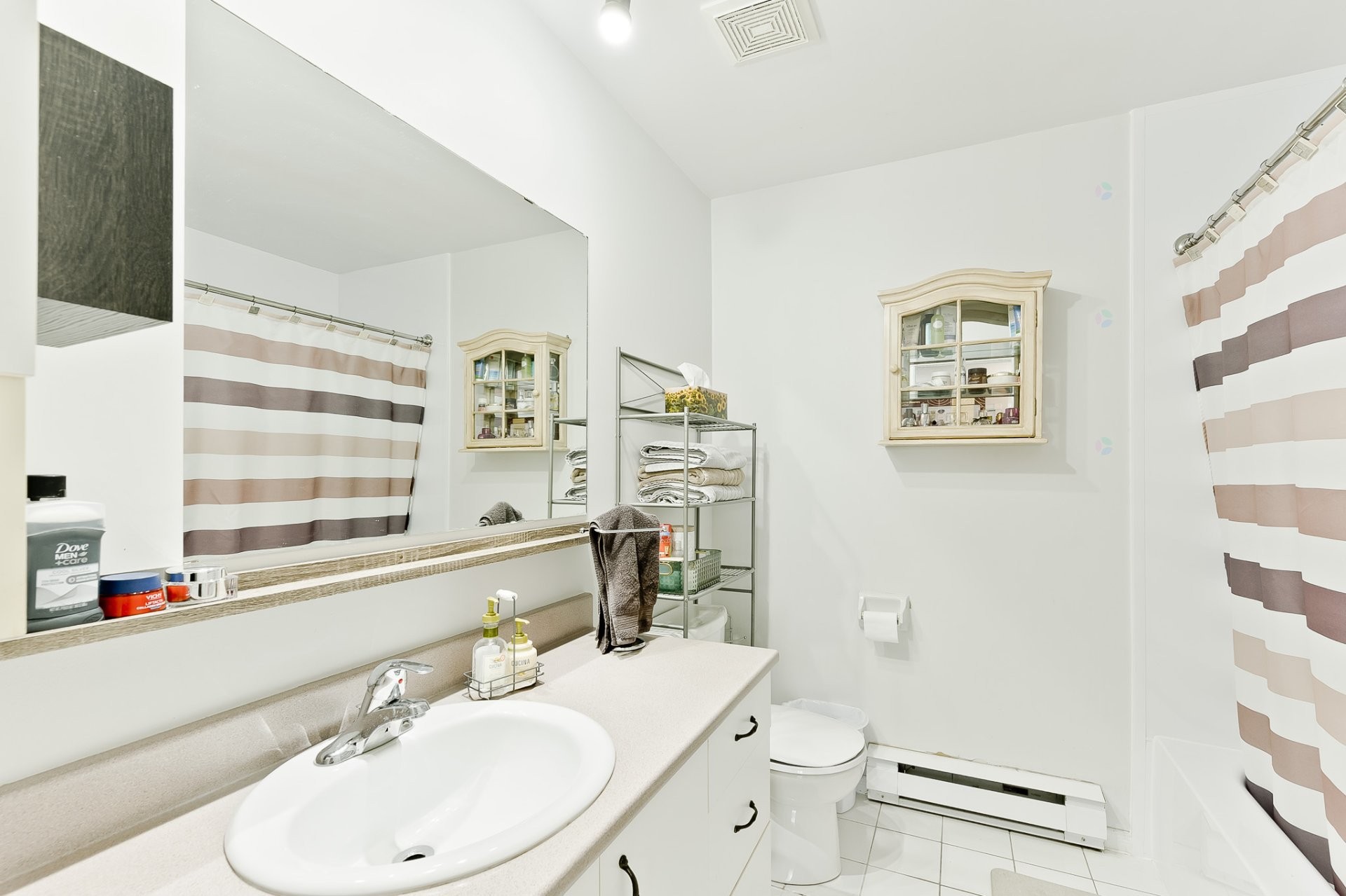 









4887

 - 4893


Rue Gabriel

,
Sherbrooke (Brompton/Rock Forest/Saint-Élie/Deauville),




QC
J1N2H1

