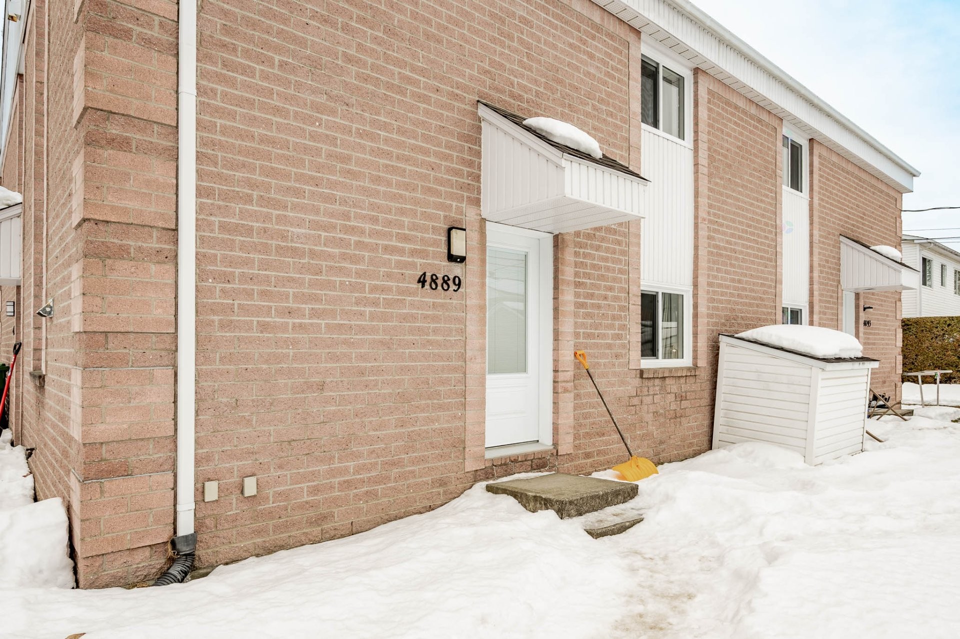 









4887

 - 4893


Rue Gabriel

,
Sherbrooke (Brompton/Rock Forest/Saint-Élie/Deauville),




QC
J1N2H1

