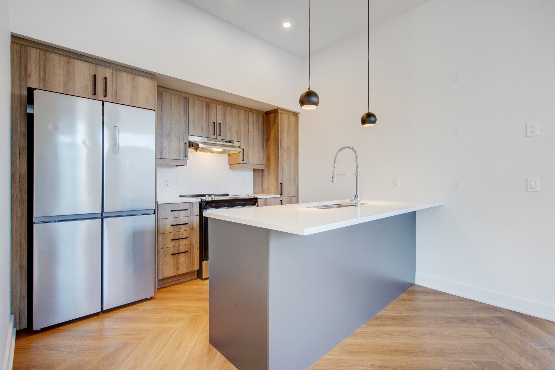 









158


Rue d'Émeraude

,
Candiac,




QC
J5R0S1

