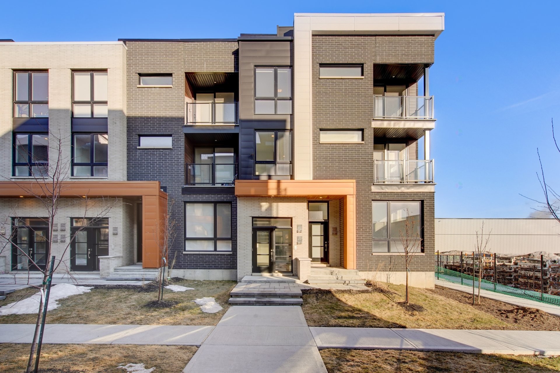 









158


Rue d'Émeraude

,
Candiac,




QC
J5R0S1

