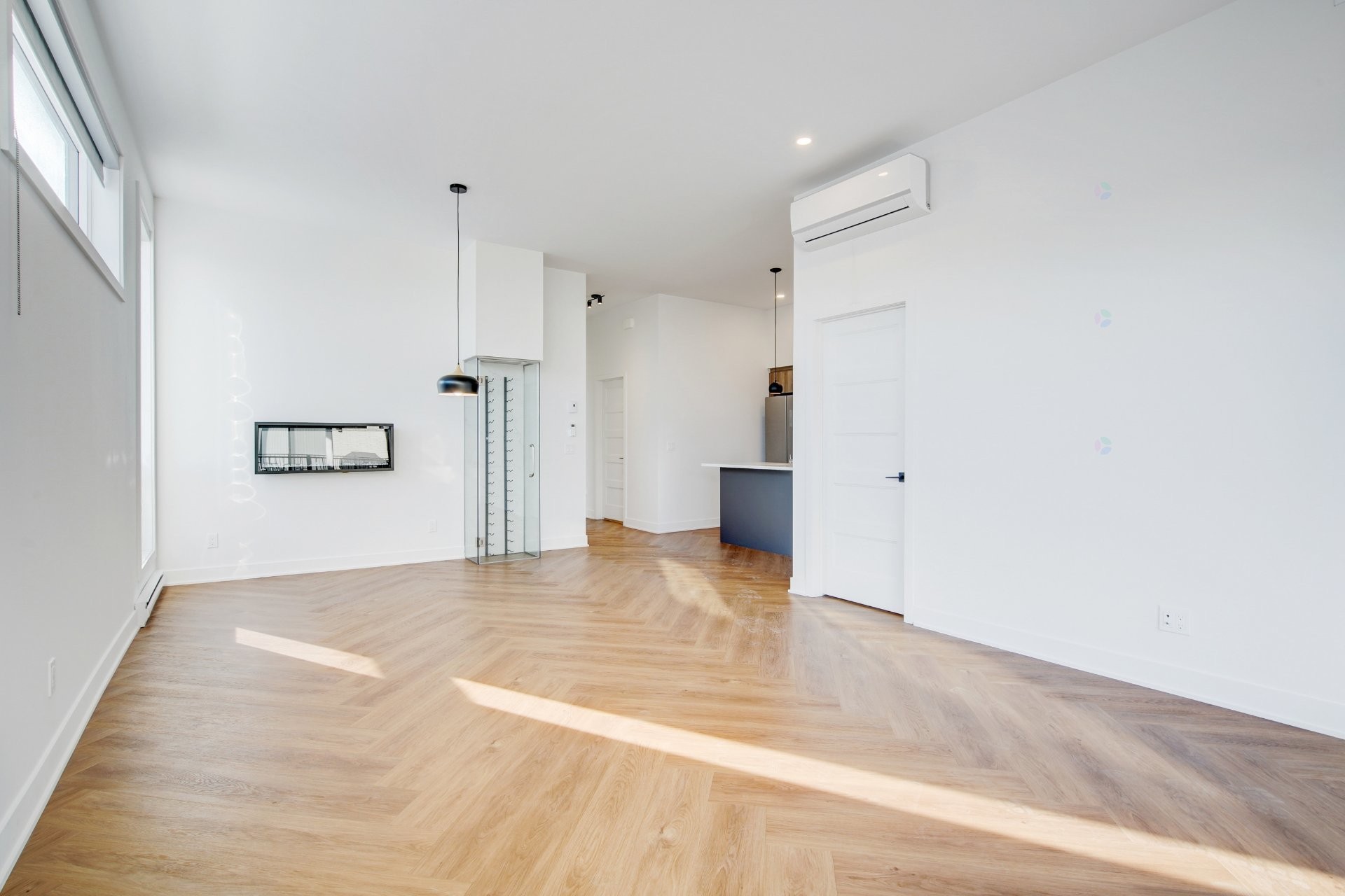 









158


Rue d'Émeraude

,
Candiac,




QC
J5R0S1

