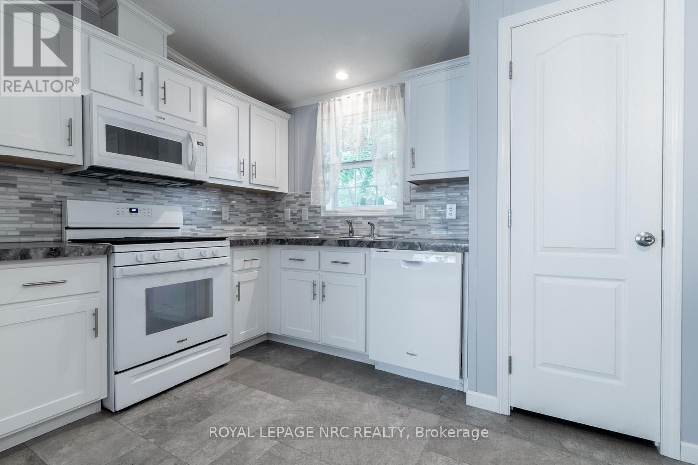 












440 - 23 FOUR MILE CREEK ROAD

,
Niagara-on-the-Lake (St. Davids),




Ontario
L0S1J1

