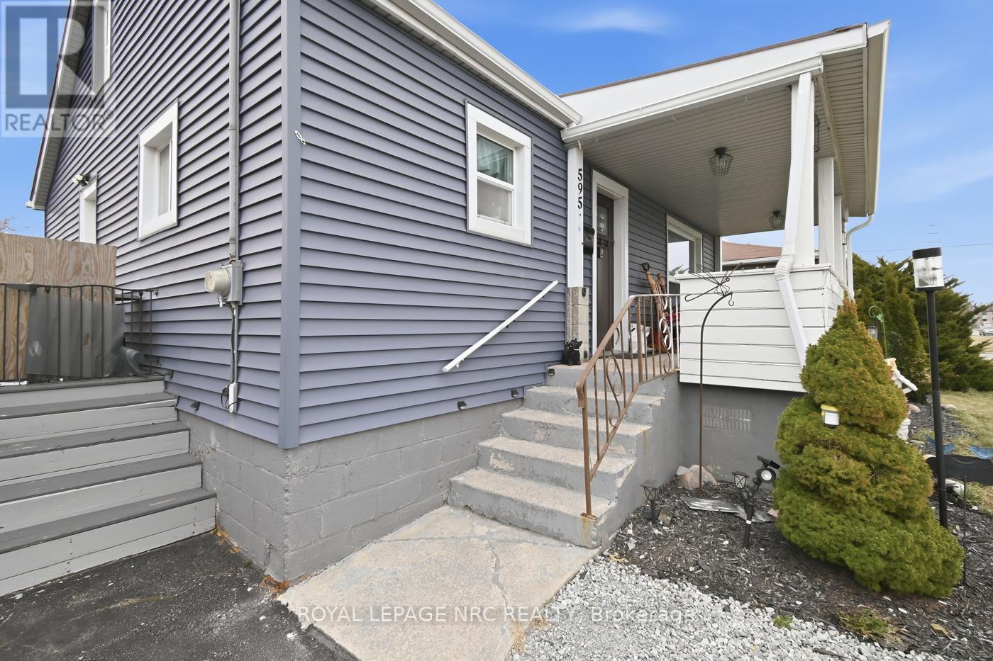 












595 LINCOLN STREET

,
Welland (Lincoln/Crowland),




Ontario
L3B4R1

