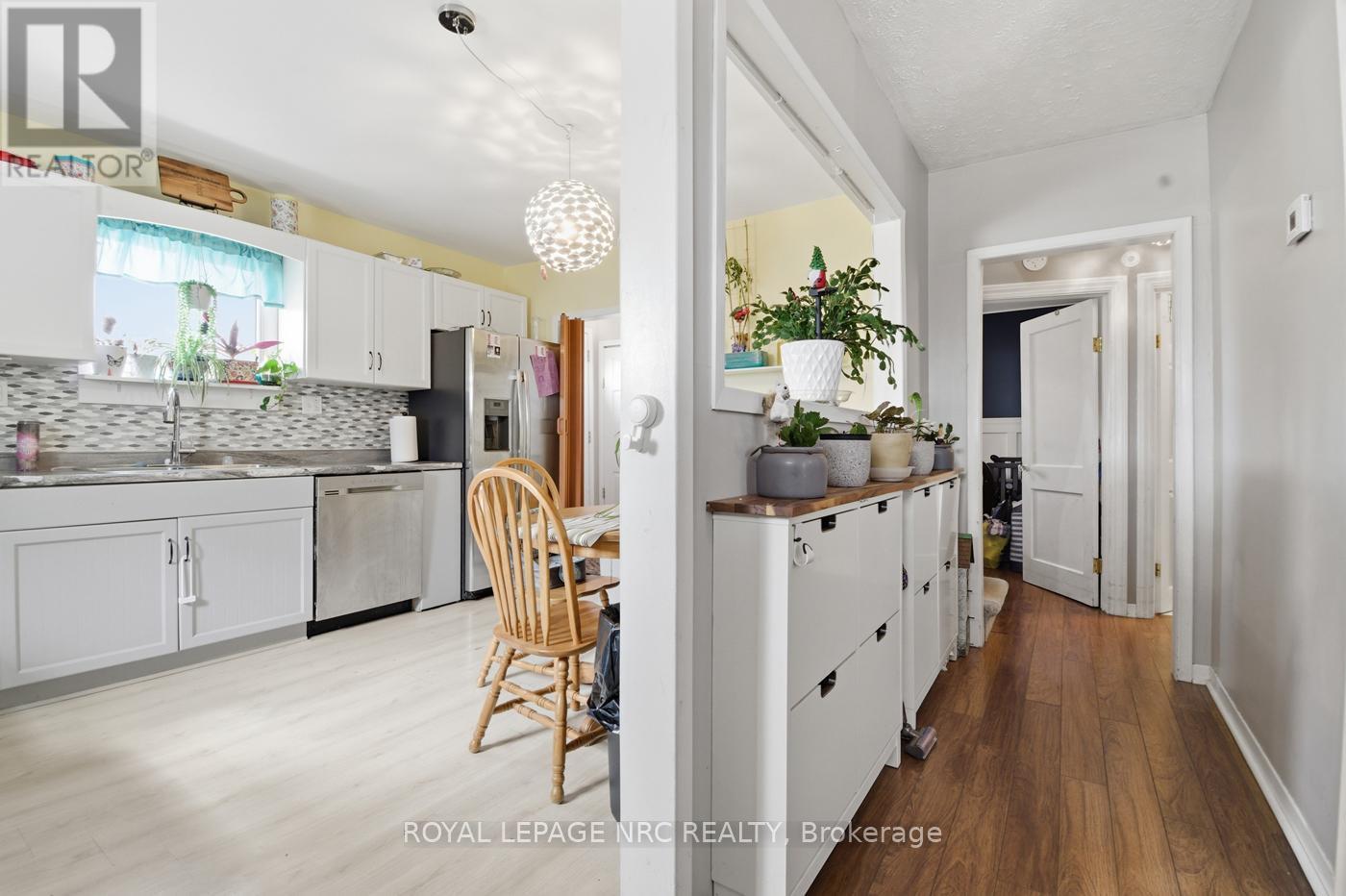 












595 LINCOLN STREET

,
Welland (Lincoln/Crowland),




Ontario
L3B4R1

