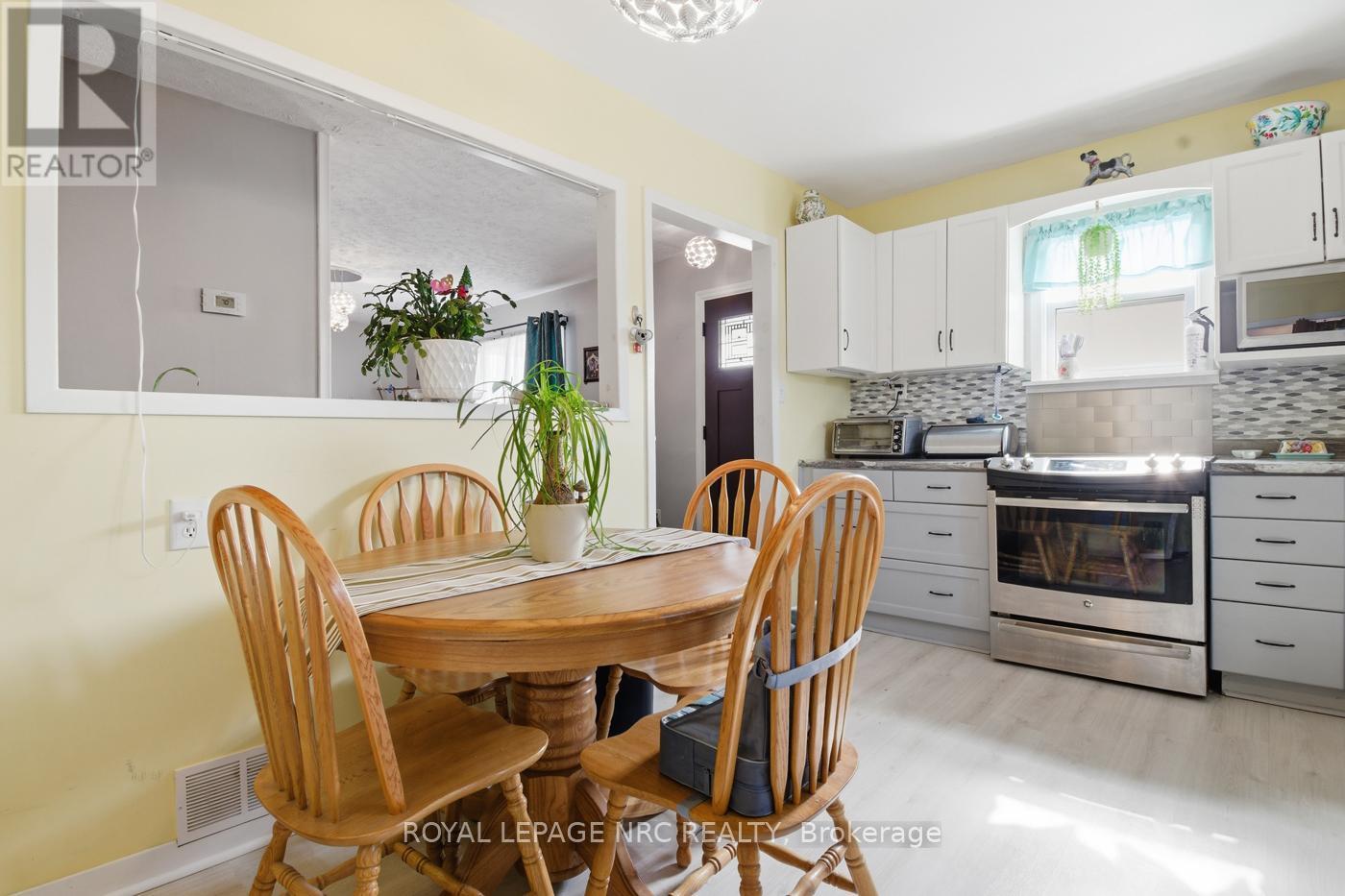 












595 LINCOLN STREET

,
Welland (Lincoln/Crowland),




Ontario
L3B4R1

