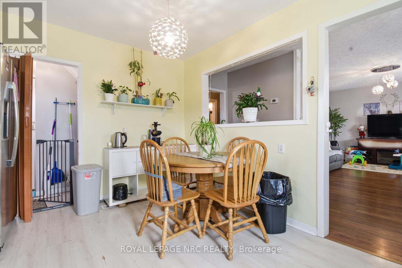 












595 LINCOLN STREET

,
Welland (Lincoln/Crowland),




Ontario
L3B4R1

