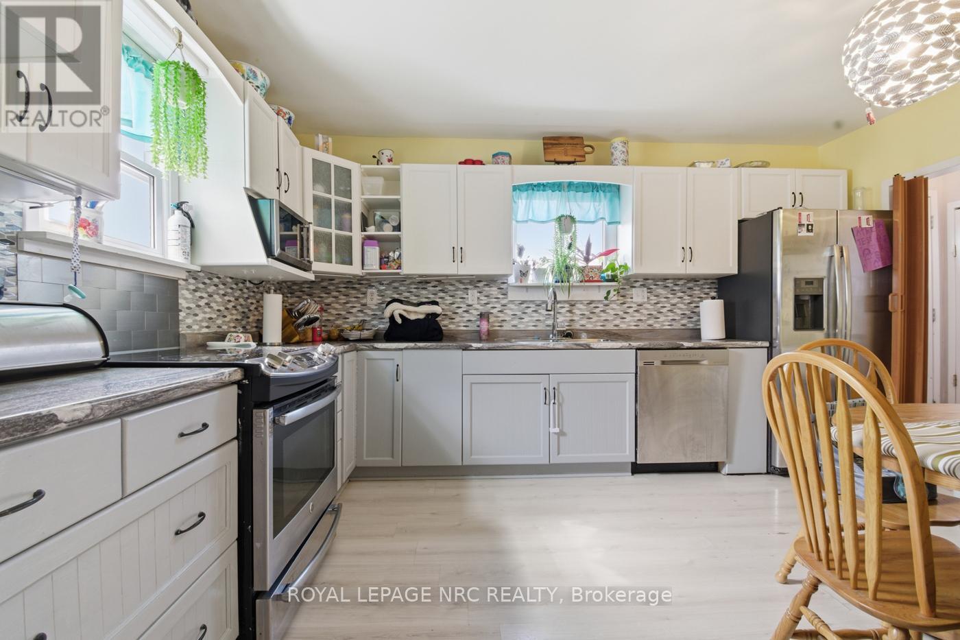 












595 LINCOLN STREET

,
Welland (Lincoln/Crowland),




Ontario
L3B4R1

