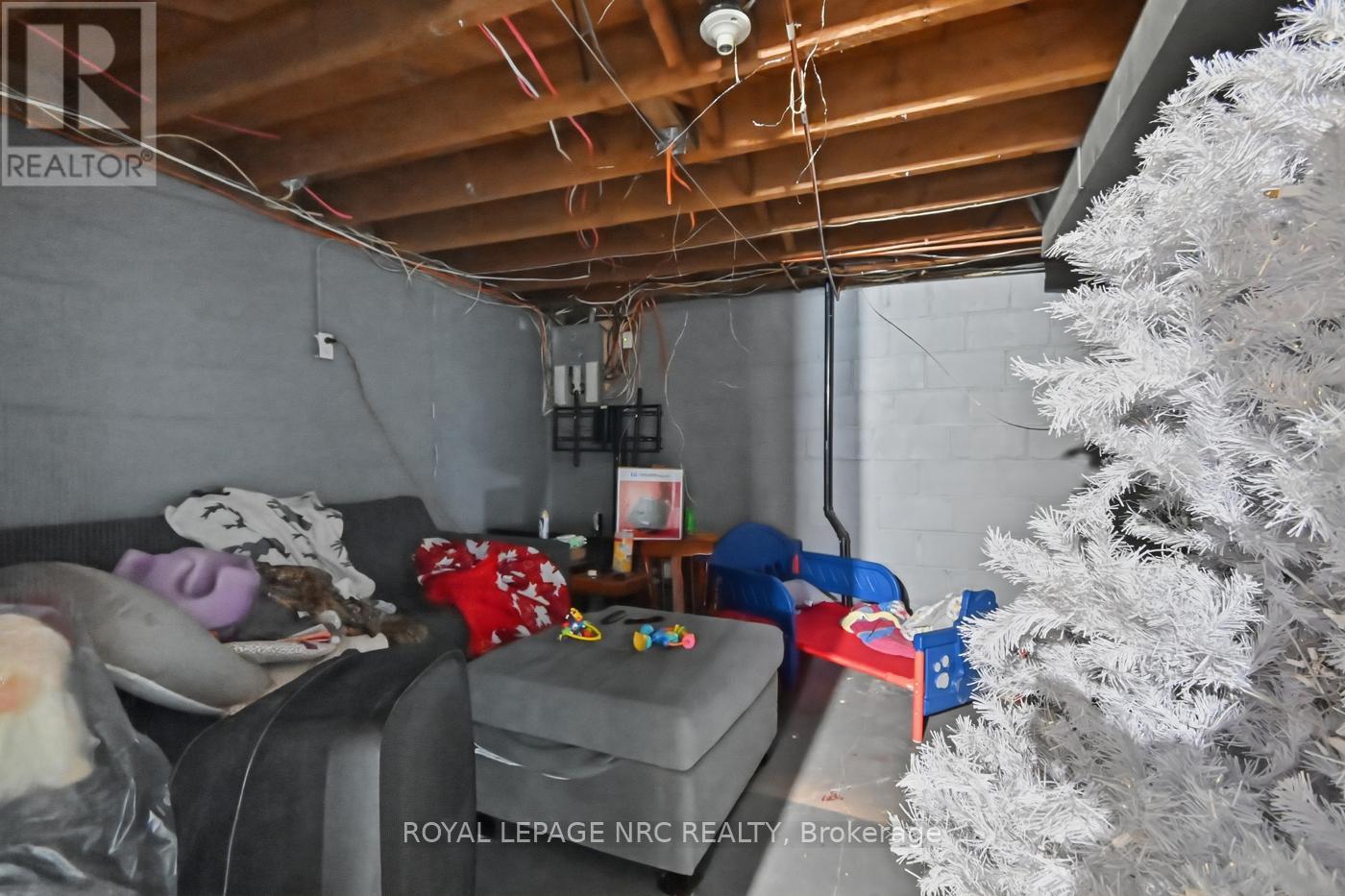 












595 LINCOLN STREET

,
Welland (Lincoln/Crowland),




Ontario
L3B4R1

