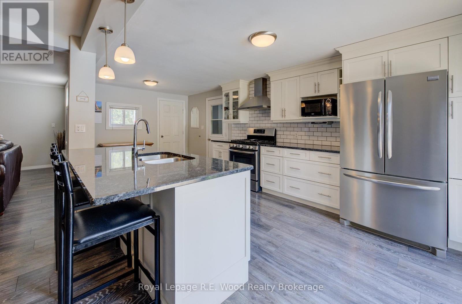 












4 WEST STREET N

,
Norwich (Springford),




Ontario
N0J1X0

