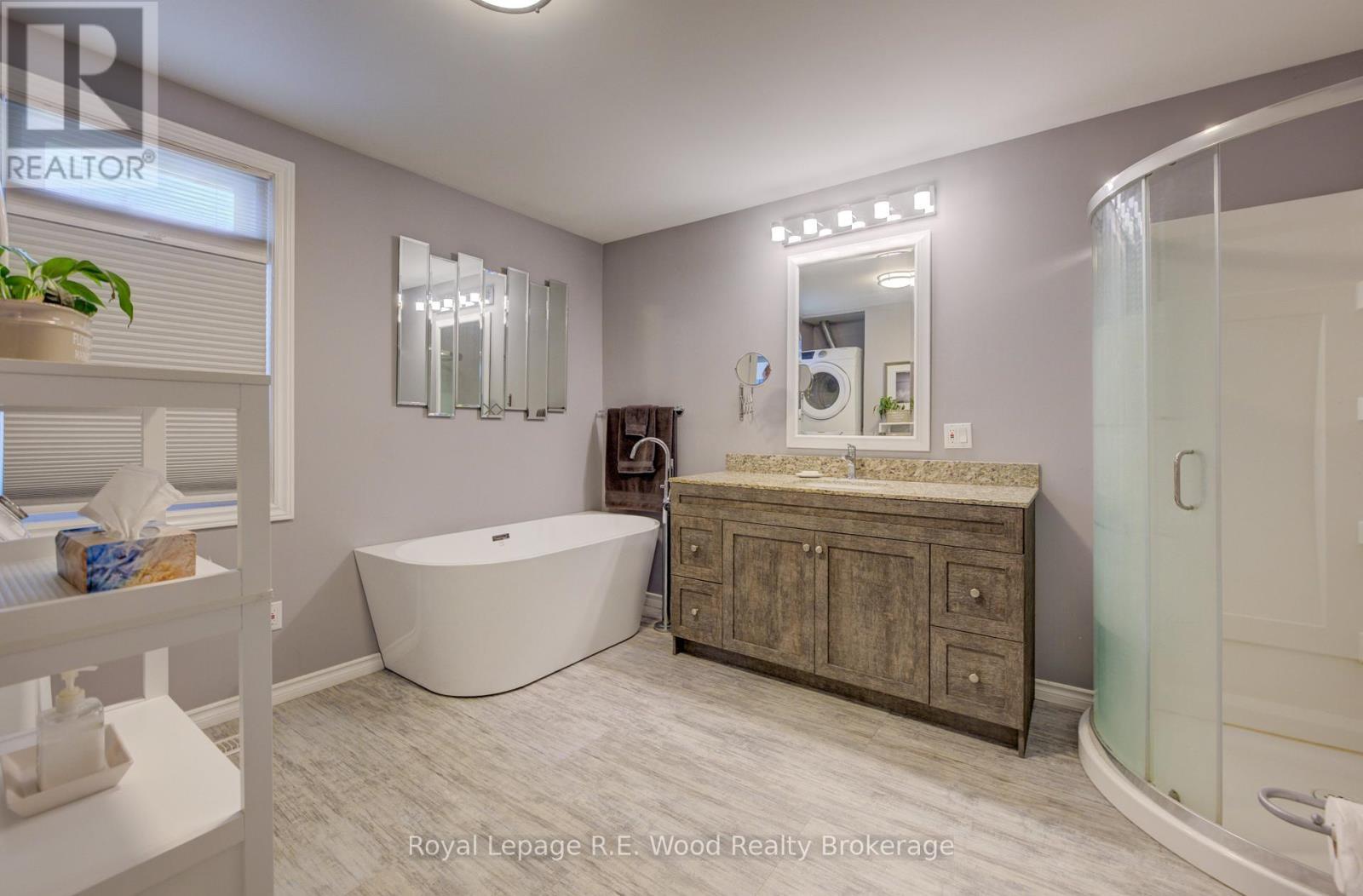












4 WEST STREET N

,
Norwich (Springford),




Ontario
N0J1X0

