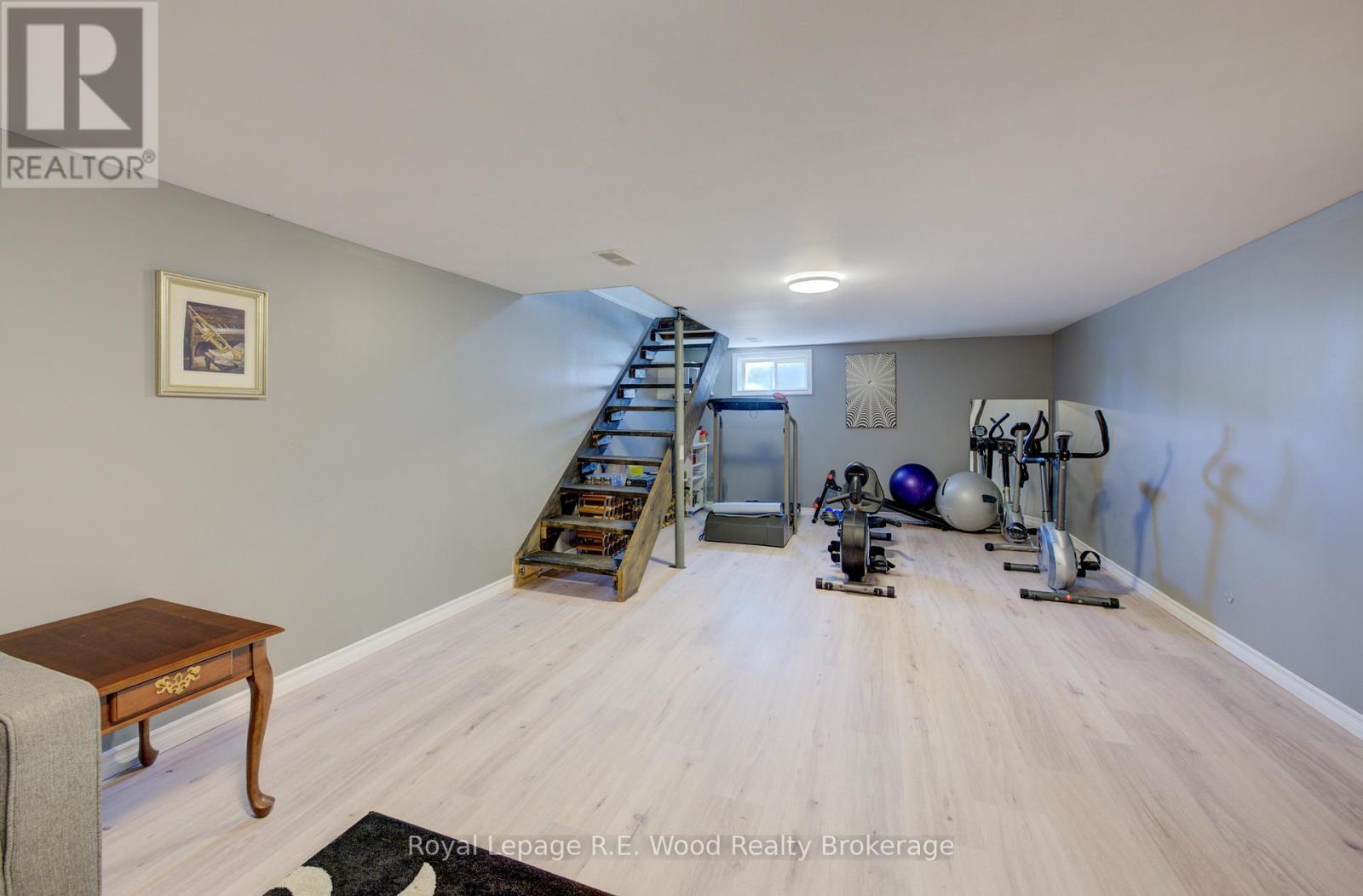 












4 WEST STREET N

,
Norwich (Springford),




Ontario
N0J1X0

