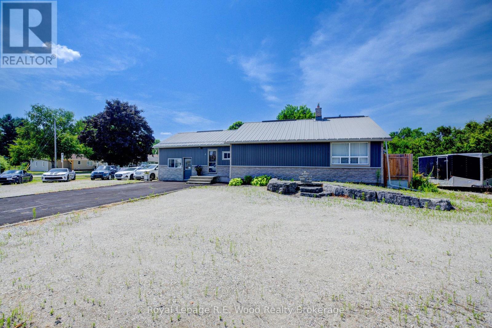 












4 WEST STREET N

,
Norwich (Springford),




Ontario
N0J1X0

