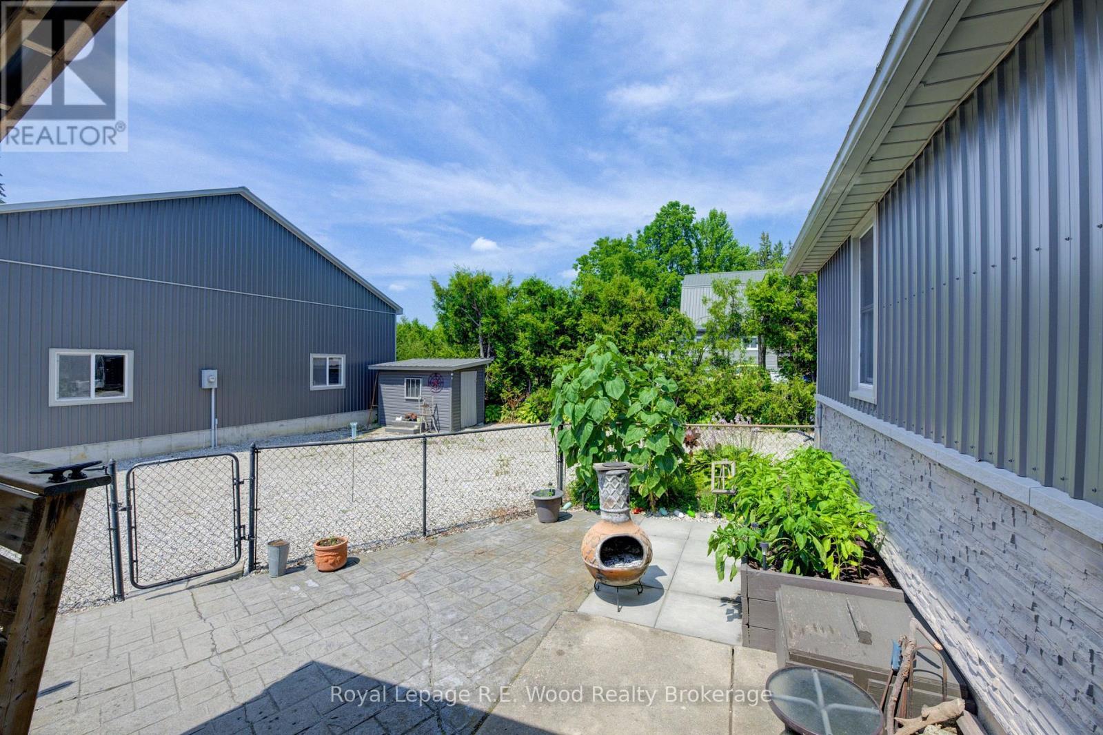 












4 WEST STREET N

,
Norwich (Springford),




Ontario
N0J1X0

