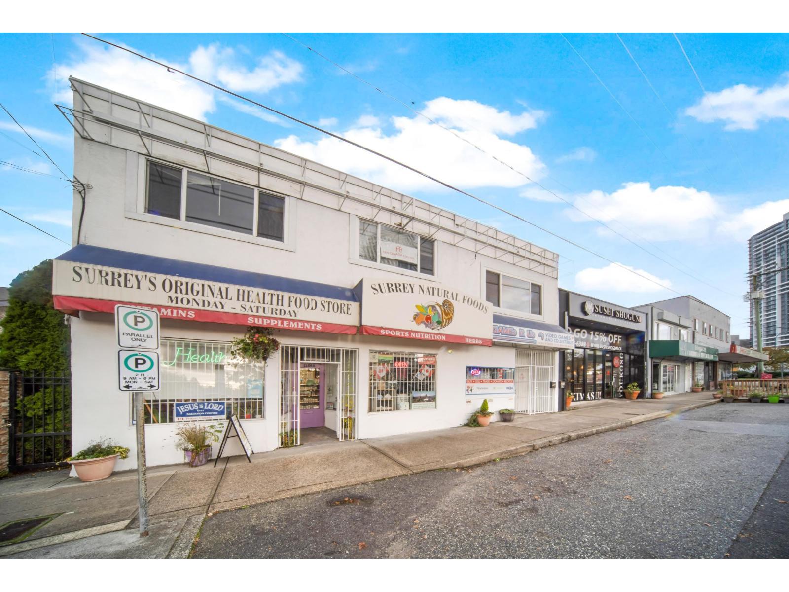 












13585 KING GEORGE BOULEVARD

,
Surrey,




British Columbia
V3T2V1

