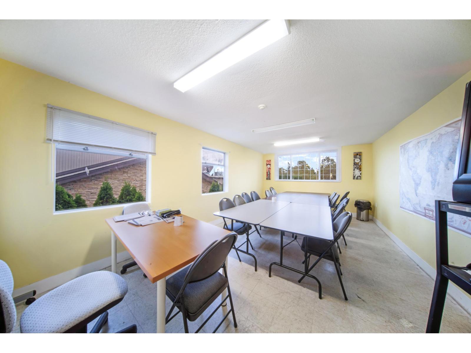












13585 KING GEORGE BOULEVARD

,
Surrey,




British Columbia
V3T2V1

