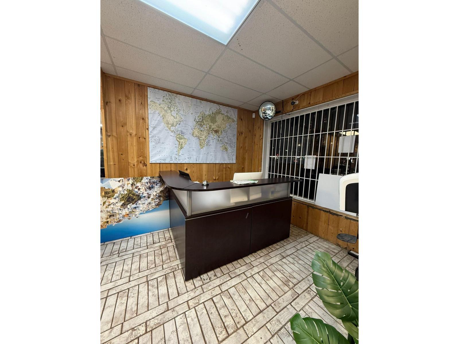 












13585 KING GEORGE BOULEVARD

,
Surrey,




British Columbia
V3T2V1

