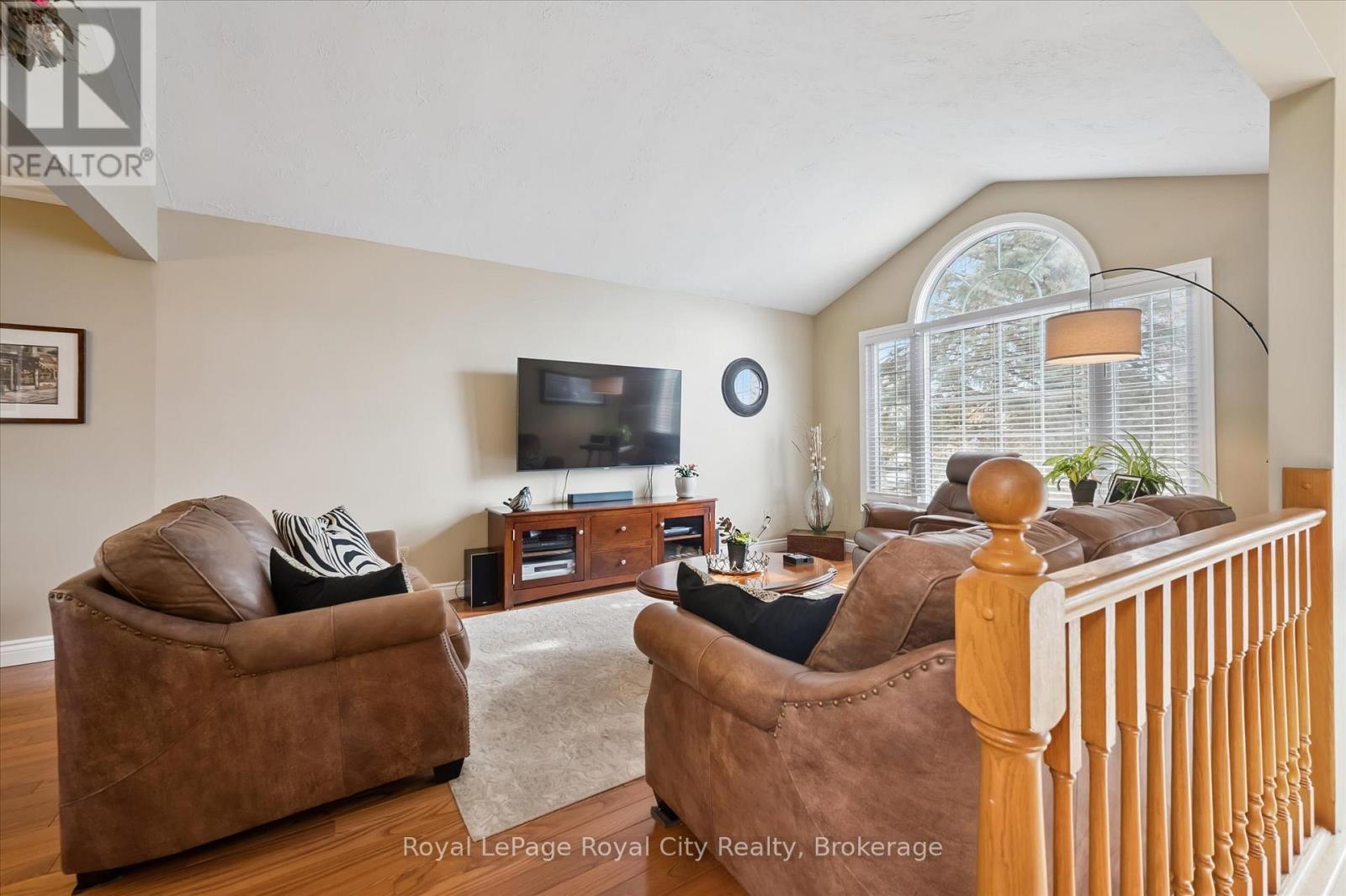 












278 COLBORNE STREET

,
Centre Wellington (Elora/Salem),




Ontario
N0B1S0


