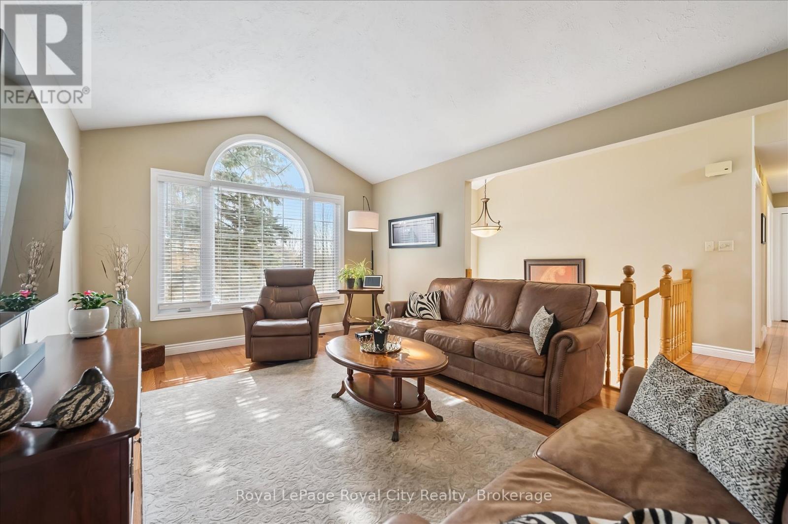 












278 COLBORNE STREET

,
Centre Wellington (Elora/Salem),




Ontario
N0B1S0

