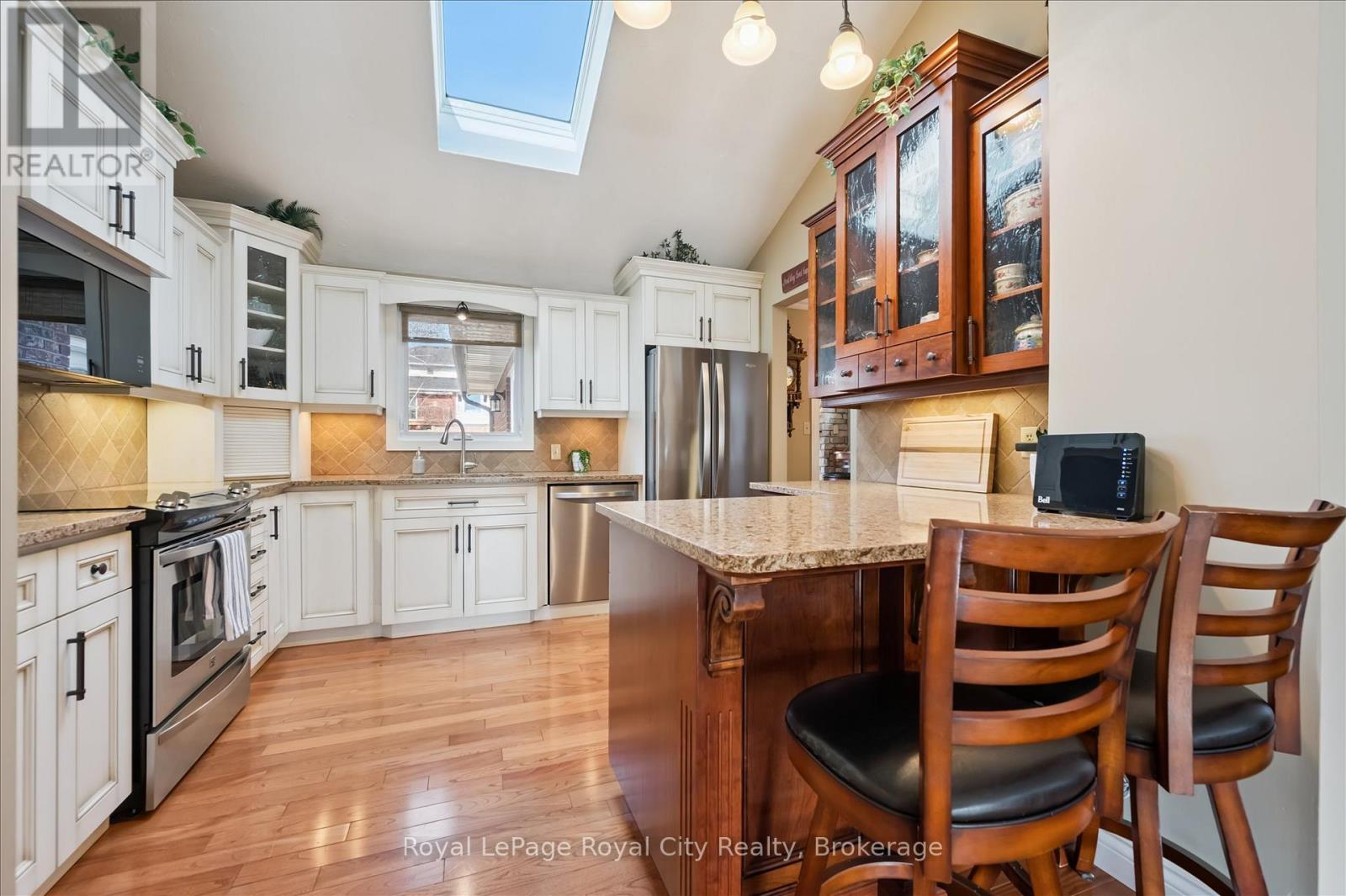 












278 COLBORNE STREET

,
Centre Wellington (Elora/Salem),




Ontario
N0B1S0

