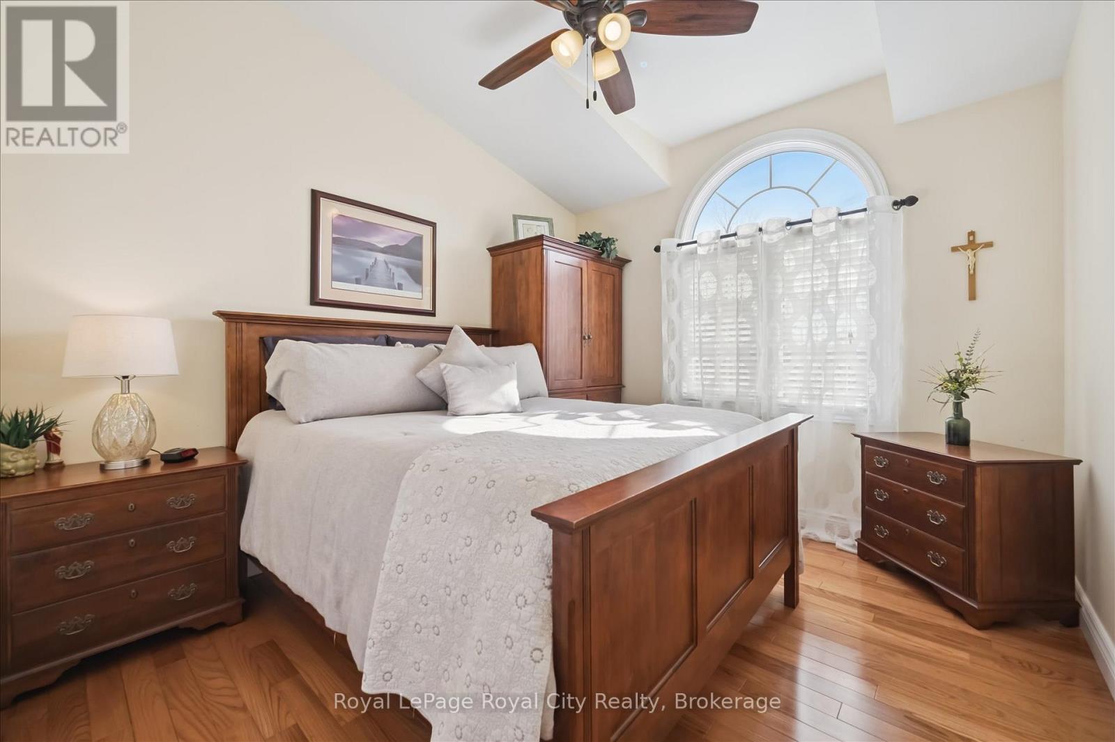 












278 COLBORNE STREET

,
Centre Wellington (Elora/Salem),




Ontario
N0B1S0

