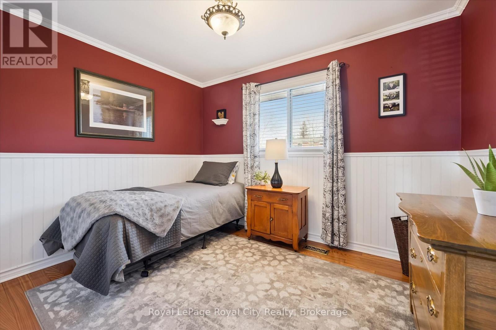 












278 COLBORNE STREET

,
Centre Wellington (Elora/Salem),




Ontario
N0B1S0

