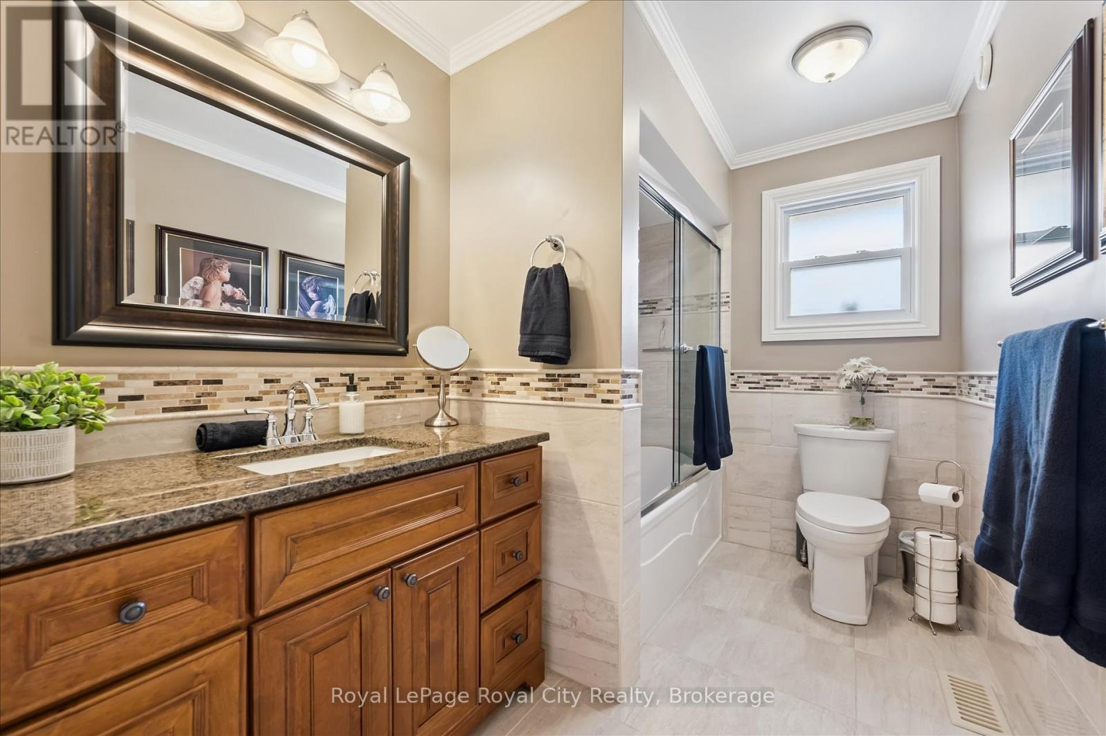 












278 COLBORNE STREET

,
Centre Wellington (Elora/Salem),




Ontario
N0B1S0

