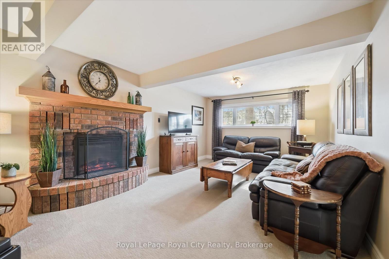 












278 COLBORNE STREET

,
Centre Wellington (Elora/Salem),




Ontario
N0B1S0

