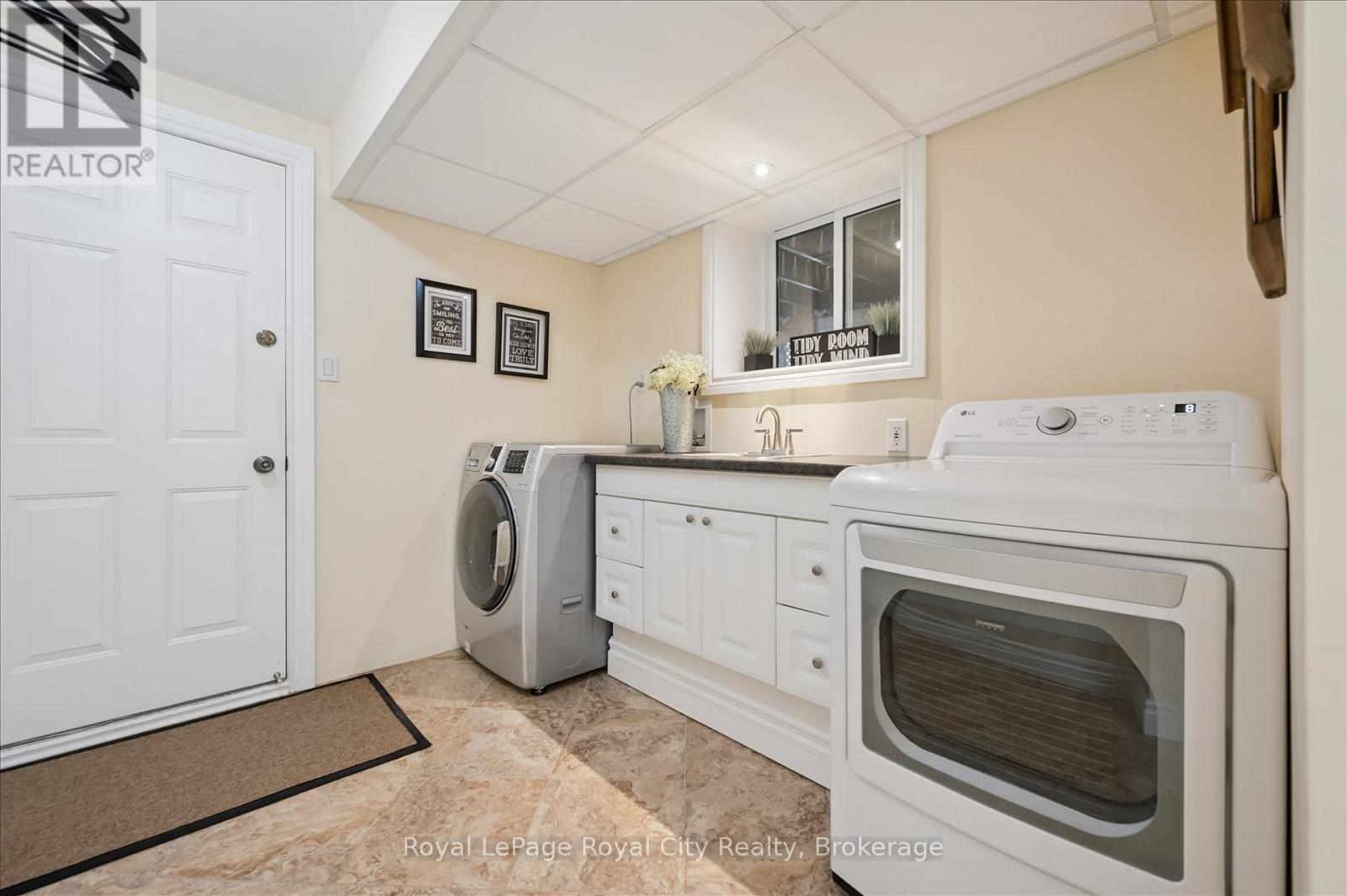 












278 COLBORNE STREET

,
Centre Wellington (Elora/Salem),




Ontario
N0B1S0

