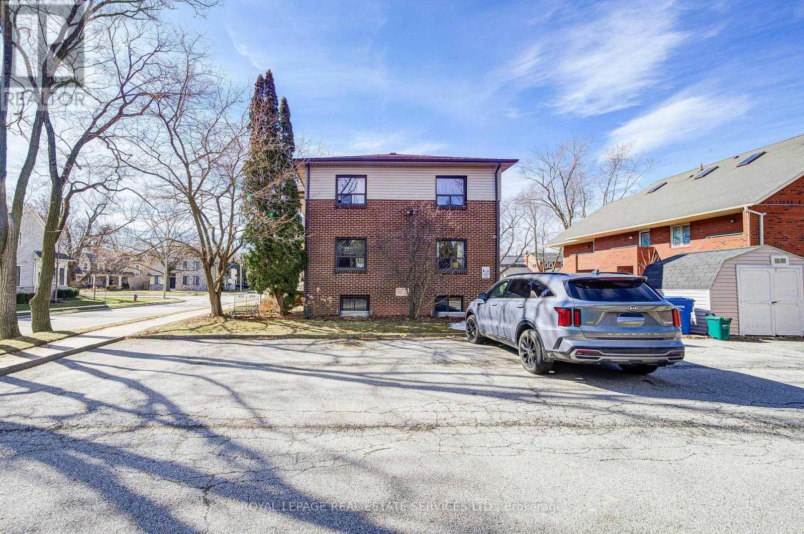 












1A - 2329 BELYEA STREET

,
Oakville,




Ontario
L6L1N4

