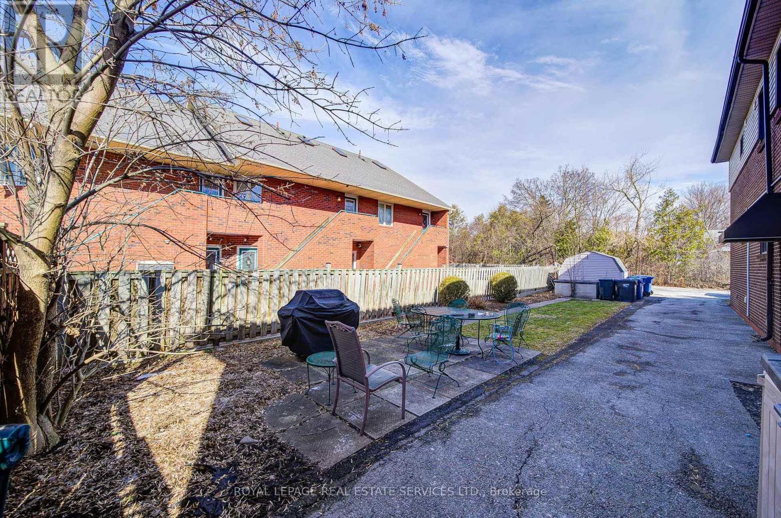 












1A - 2329 BELYEA STREET

,
Oakville,




Ontario
L6L1N4

