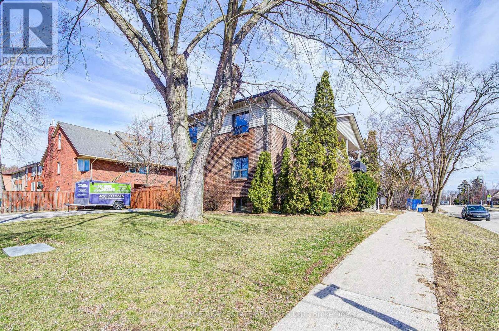 












1A - 2329 BELYEA STREET

,
Oakville,




Ontario
L6L1N4

